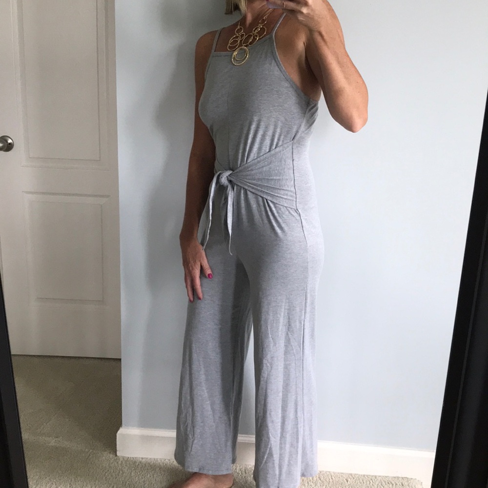 ♥️1 LG LEFT♥️Grey Tie Front Jumpsuit - Picture 4 of 5